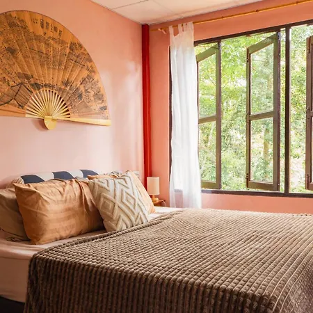 Romantic Treehouse W/ Boho Balcony + Fast Wifi